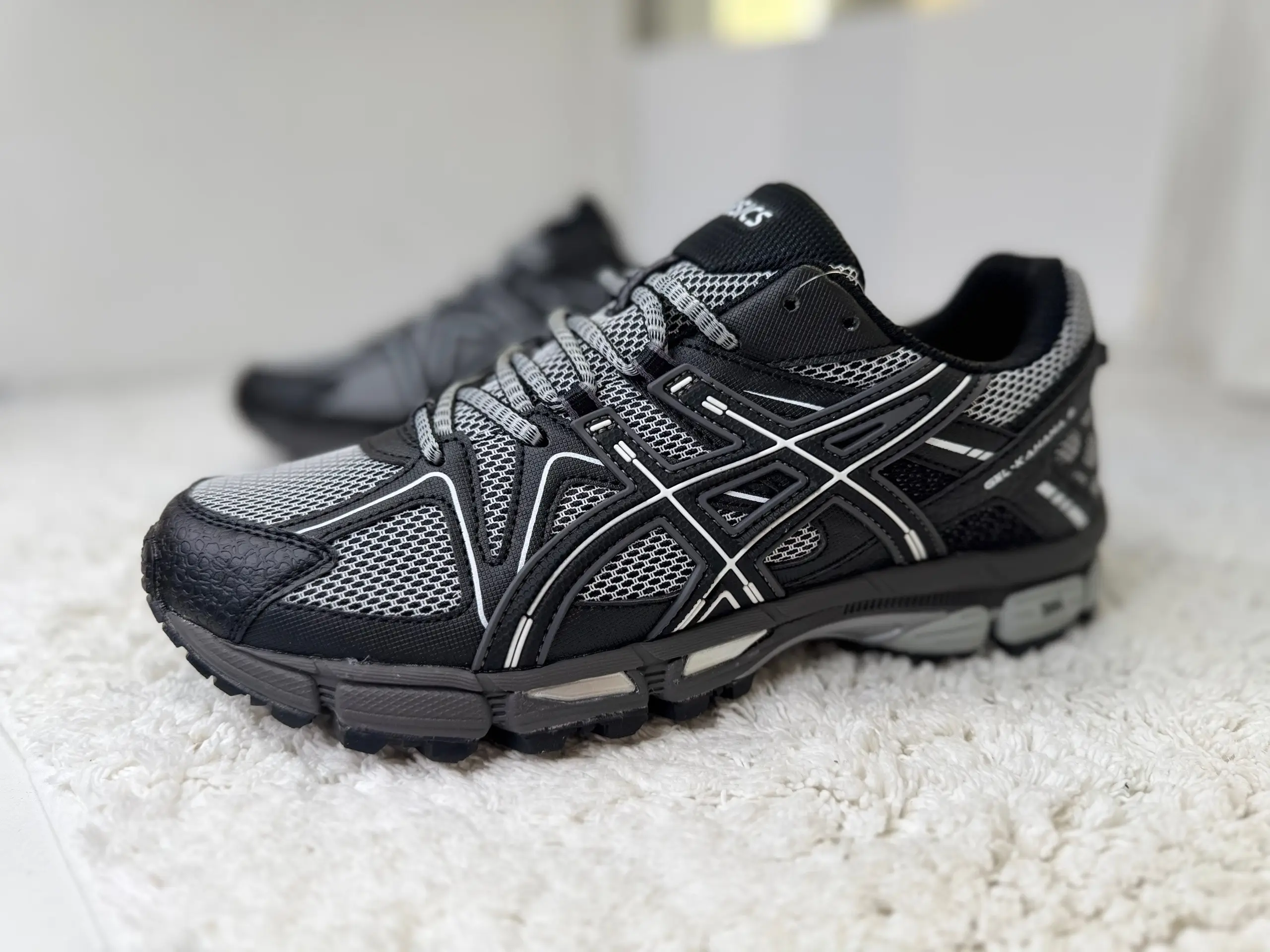 Asics Gel Kahana 8 черные с серым