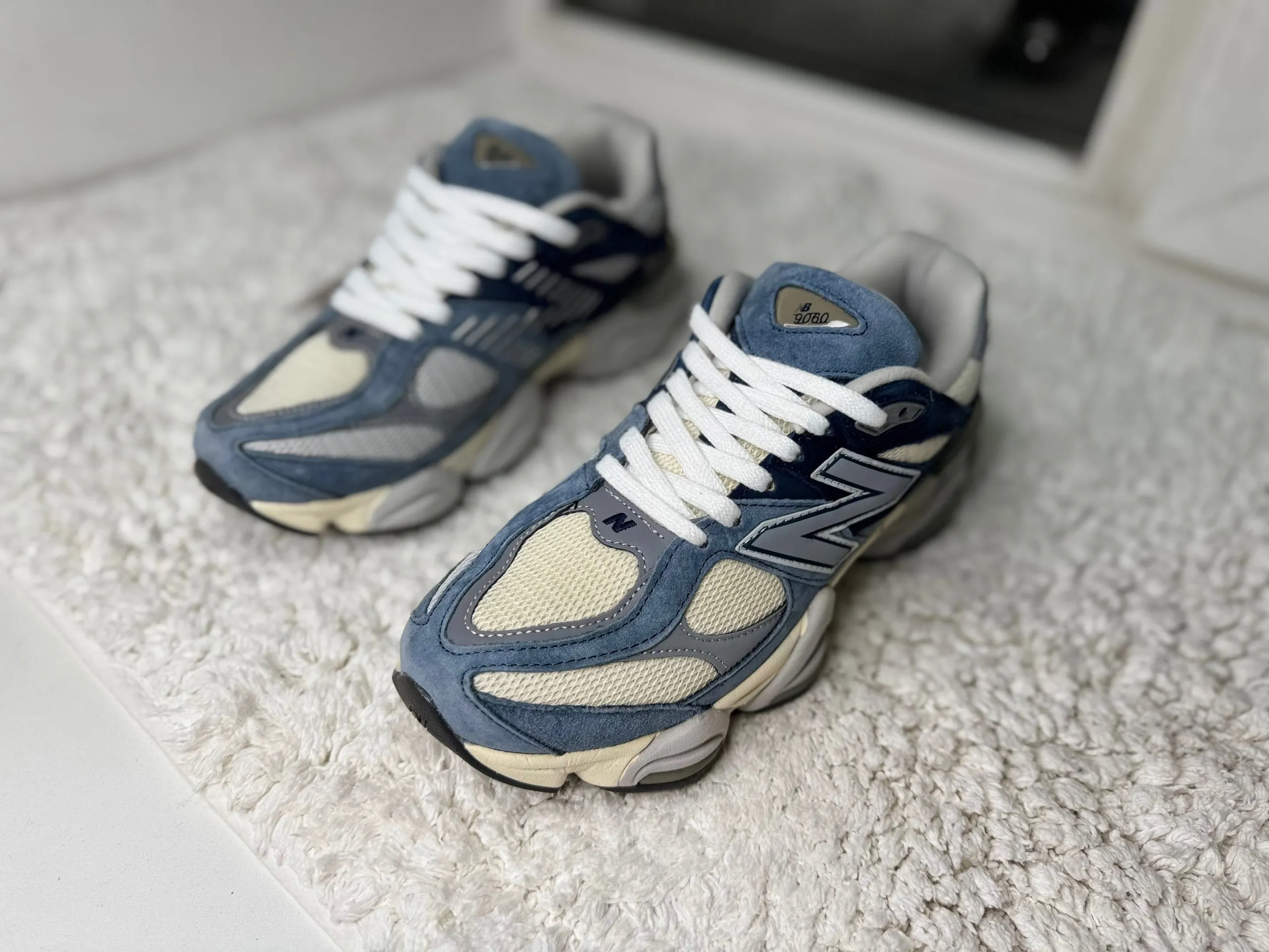 New Balance 9060 синие с голубым