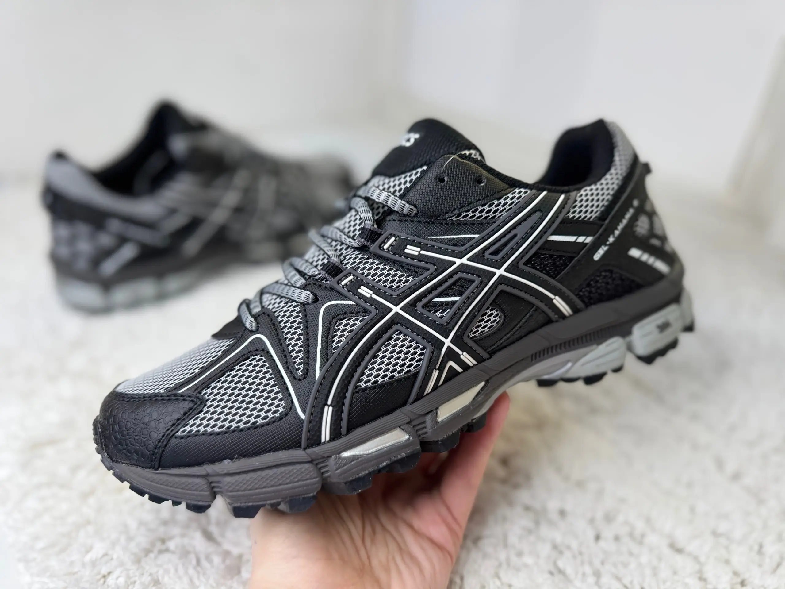 Asics Gel Kahana 8 черные с серым