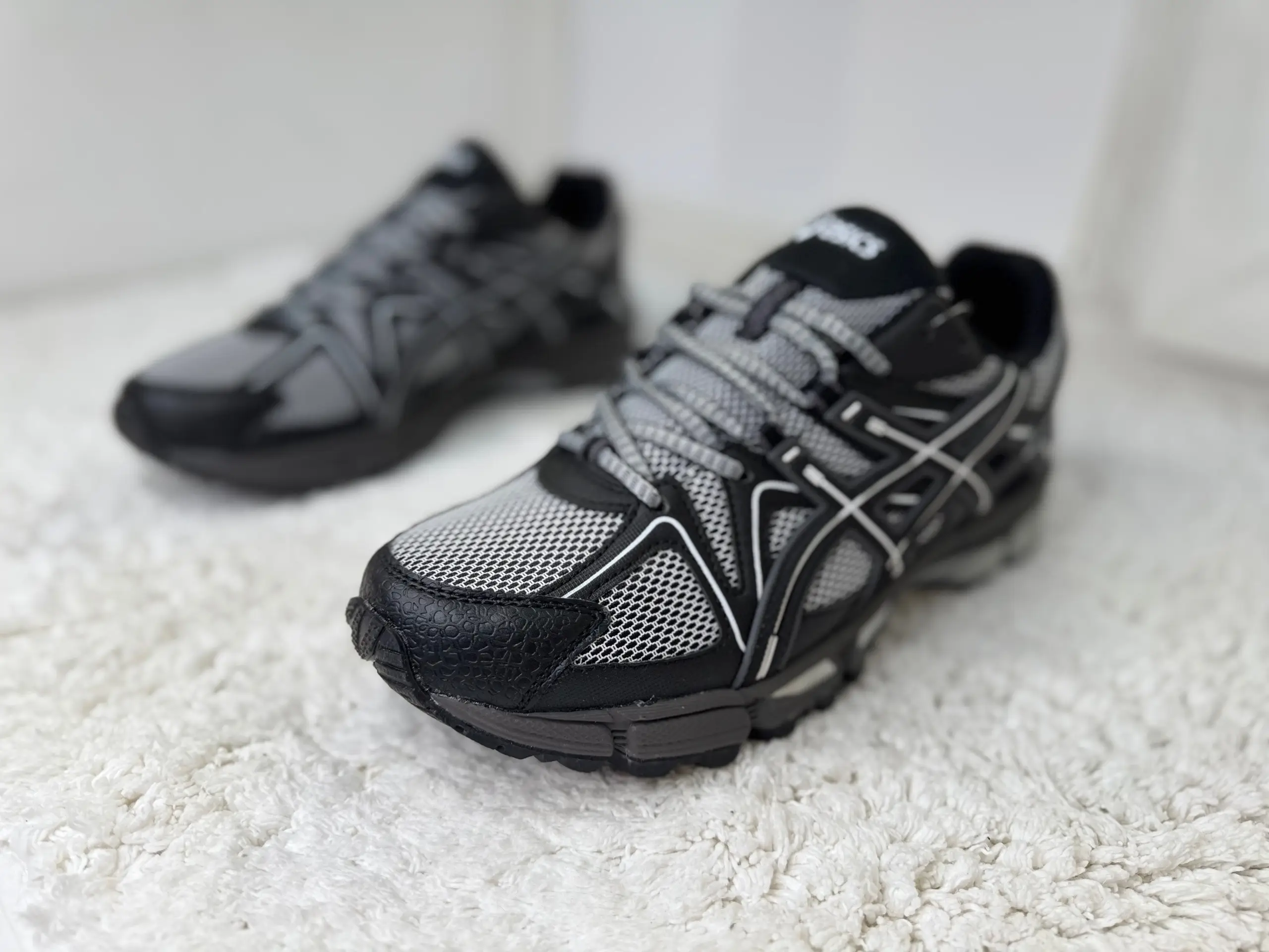 Asics Gel Kahana 8 черные с серым