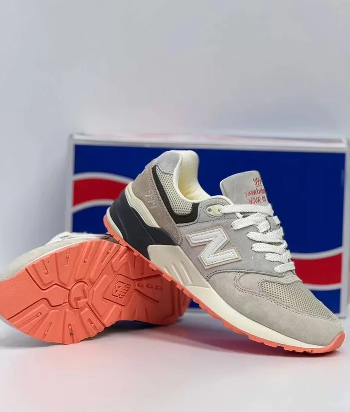 New Balance 999 бежевые с оранжевым Персик