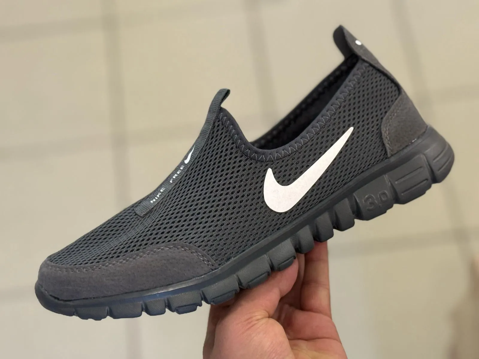 Nike Free Run темно-серые без шнурков