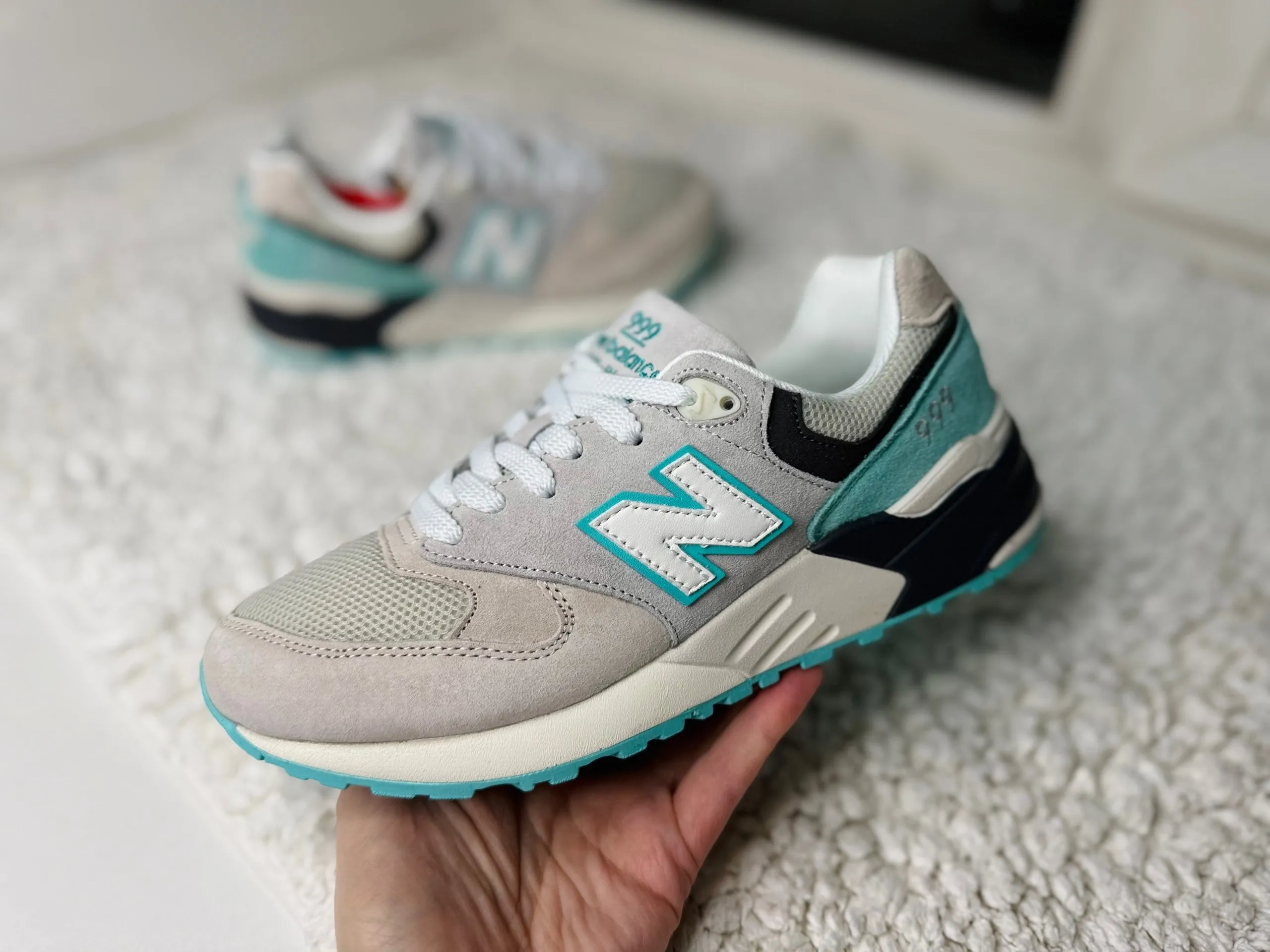 New Balance 999 серые с мятным