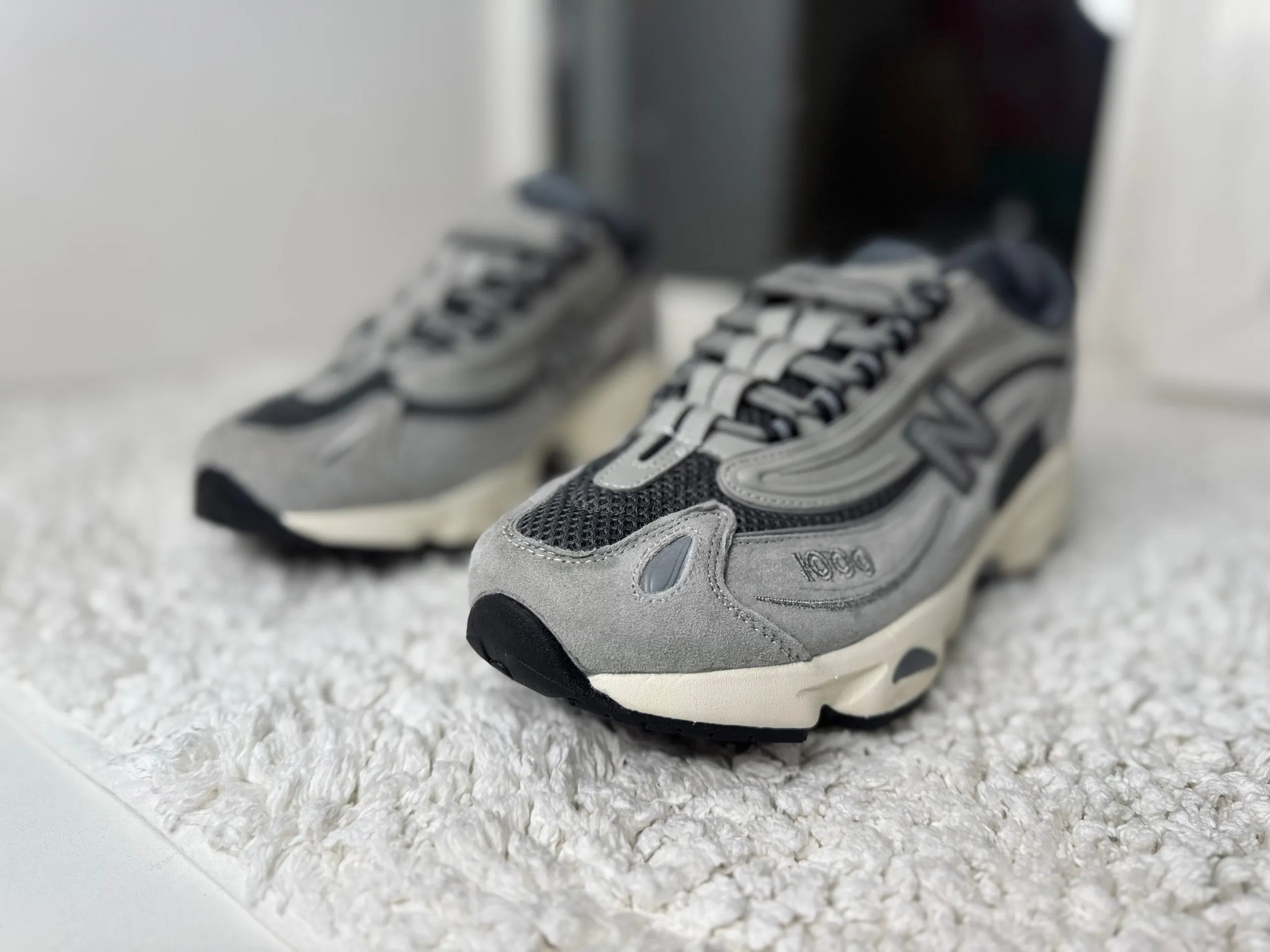 New Balance 1000 цвет серый