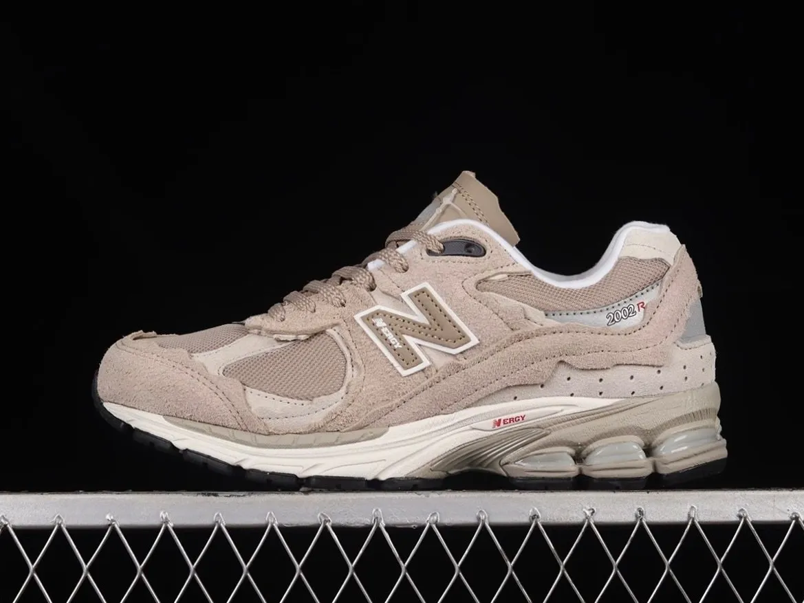 New Balance 2002R бежевые