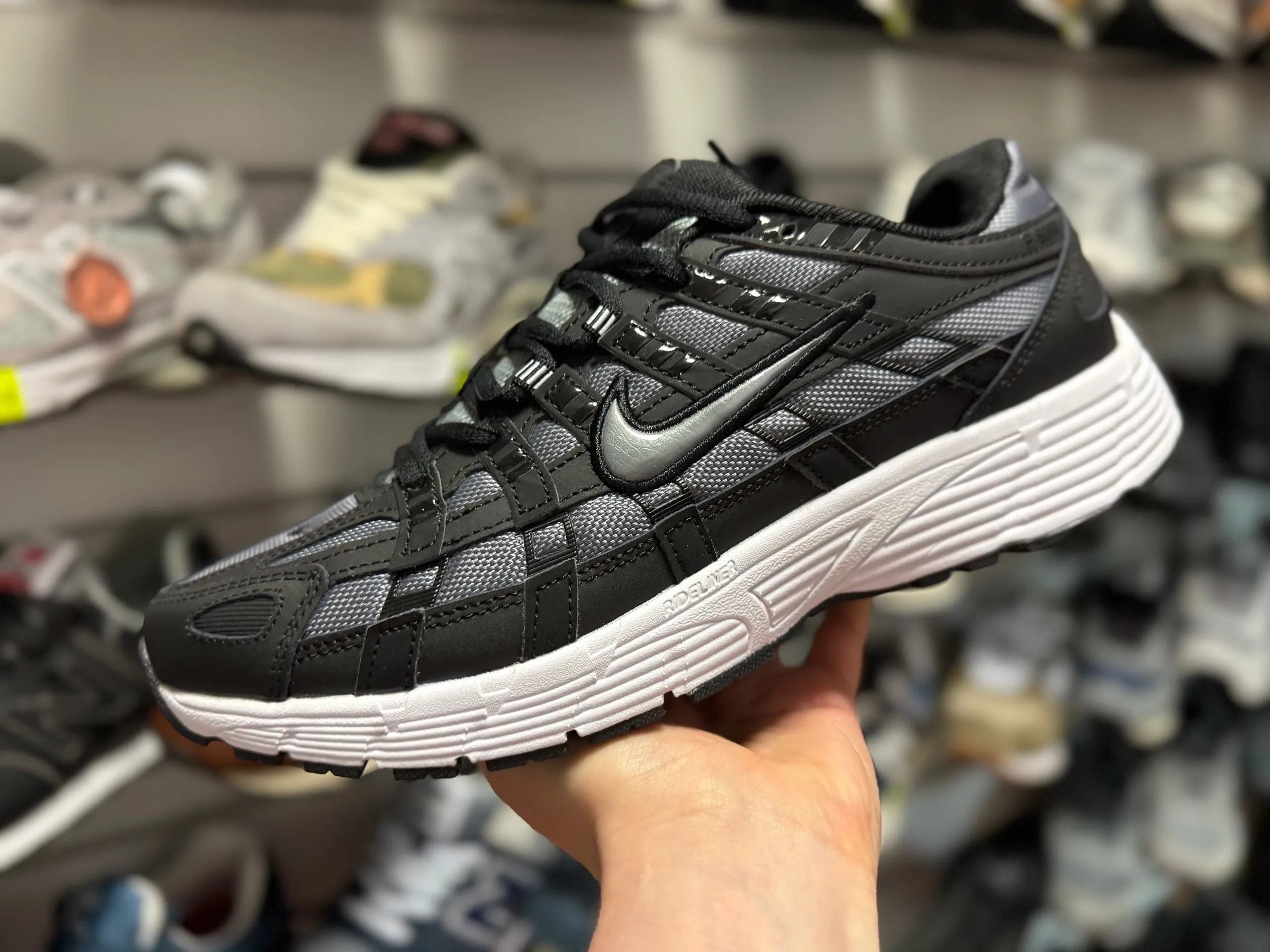Nike P-6000 черные с белым