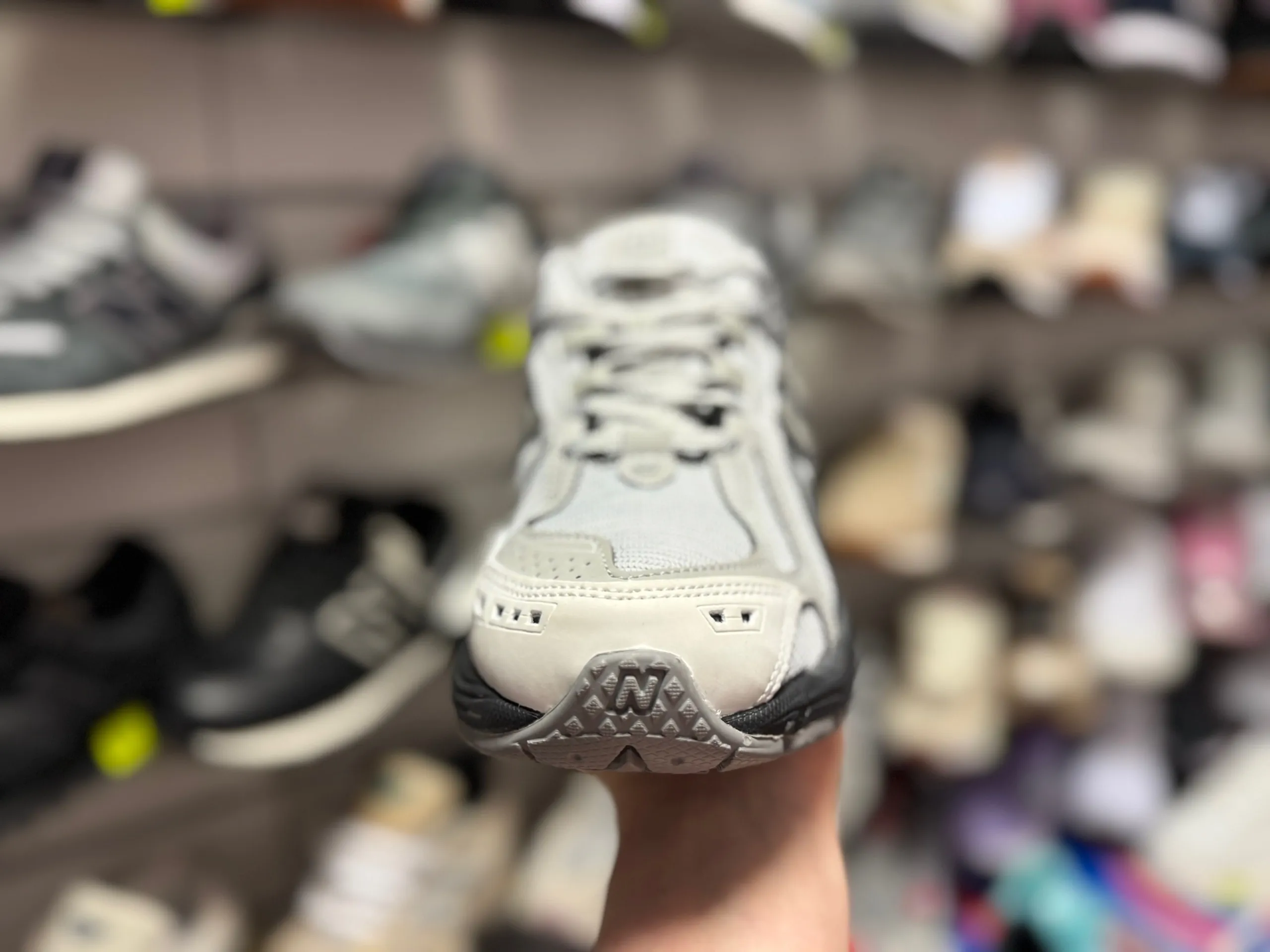 New Balance 1906 R черные с серым