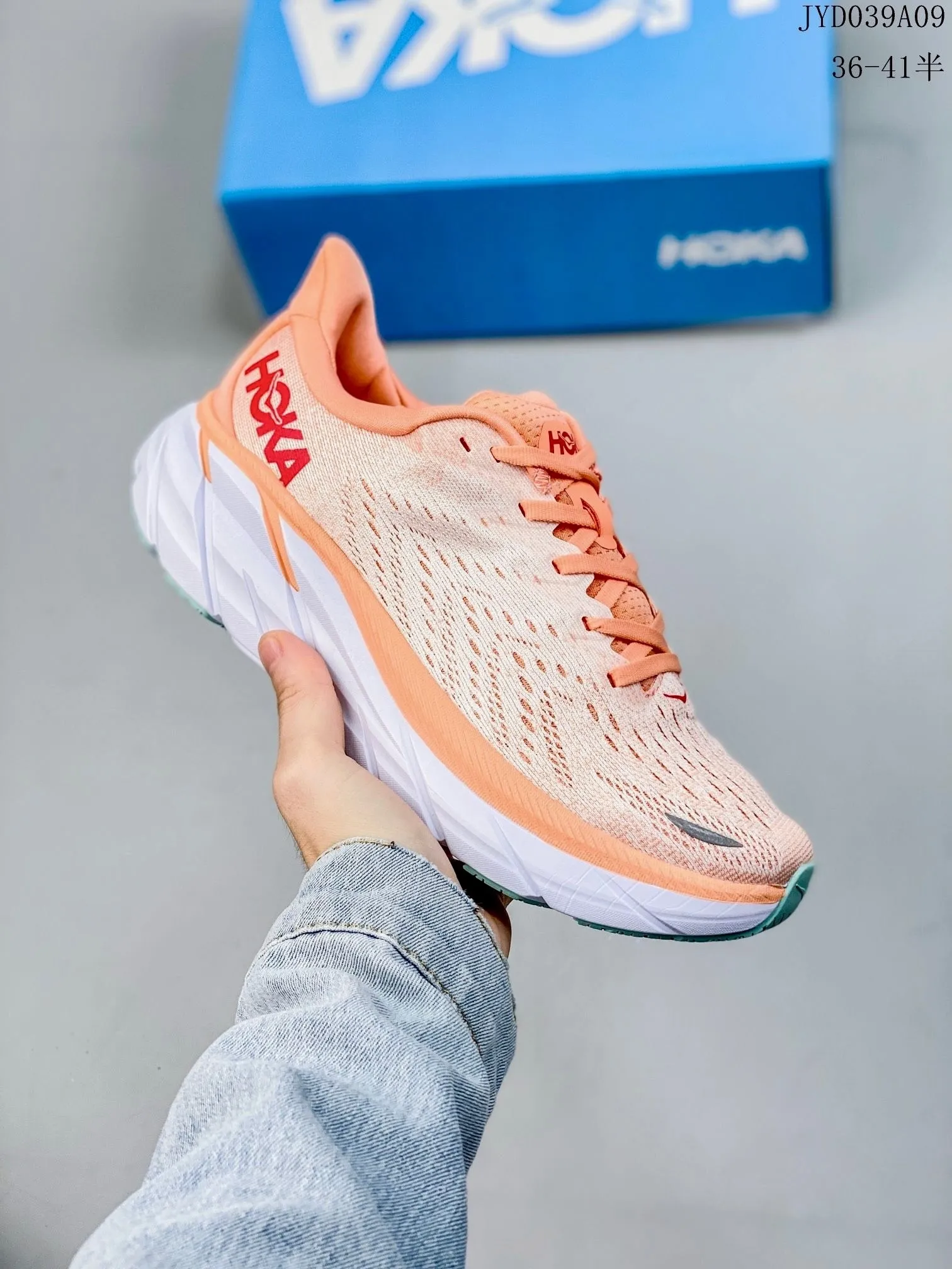 Hoka Clifton 8