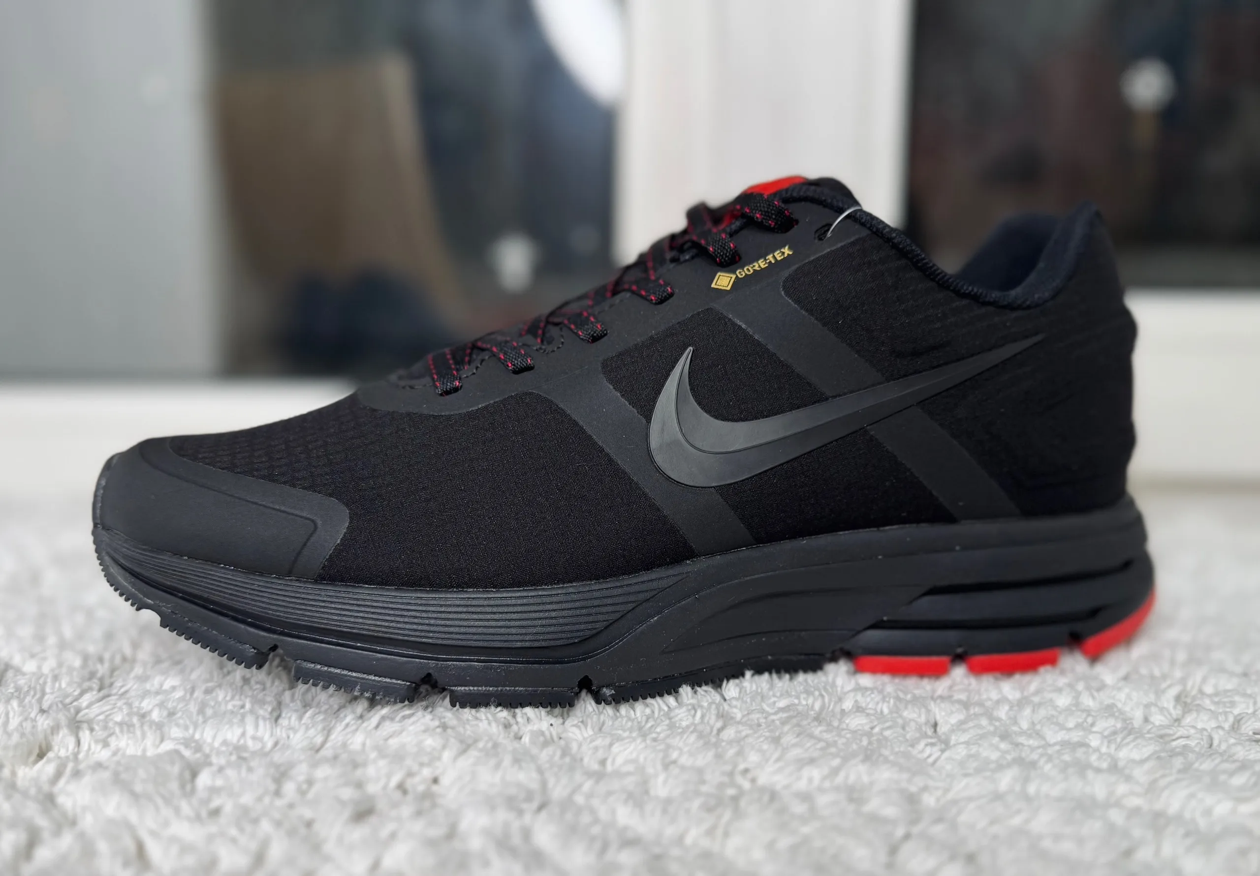 Nike Air Pegasus Gore tex черные с красным