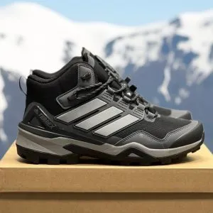 Adidas Terrex Goretex черные с серым зимние высокие Goretex Adidas Terrex Goretex черные с серым зимние высокие Goretex