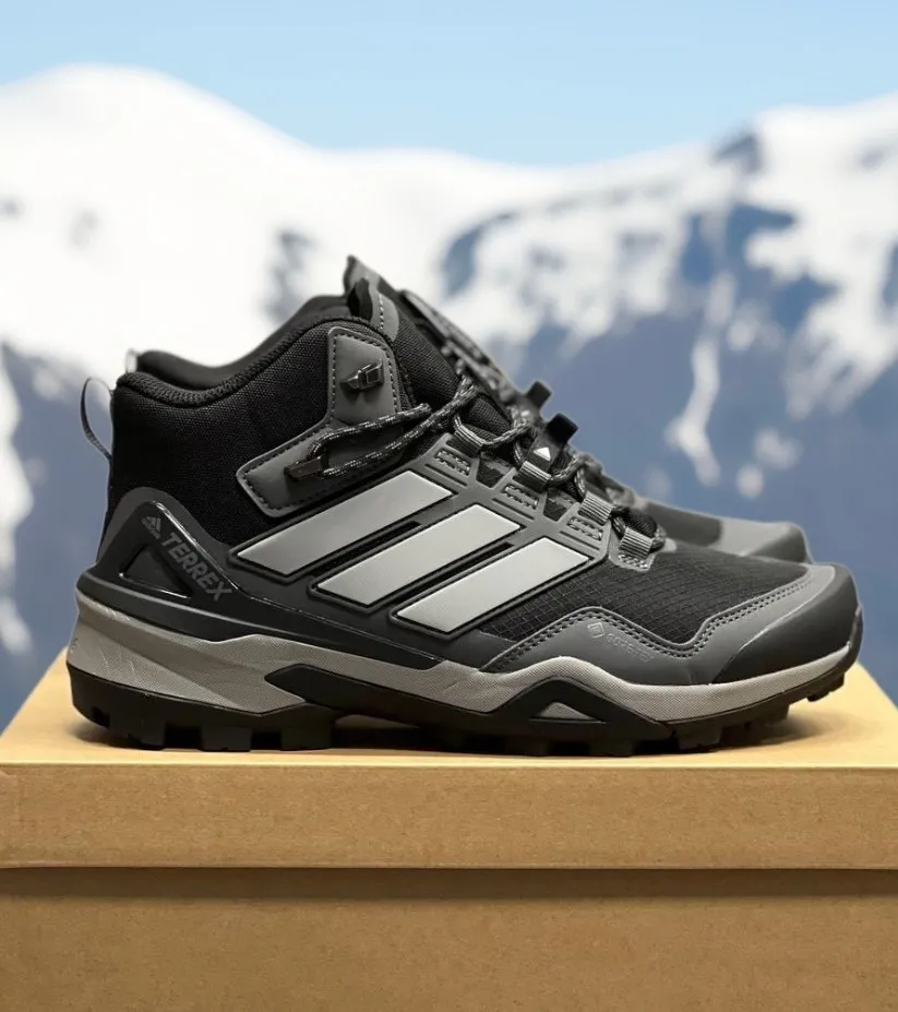 Adidas Terrex Goretex черные с серым зимние высокие Goretex Adidas Terrex Goretex черные с серым зимние высокие Goretex