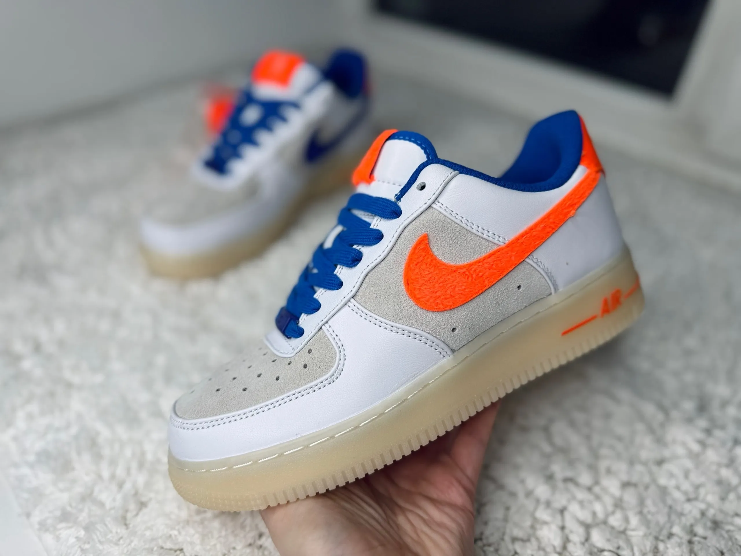 Nike Air Force Low белые с оранжевым с синим