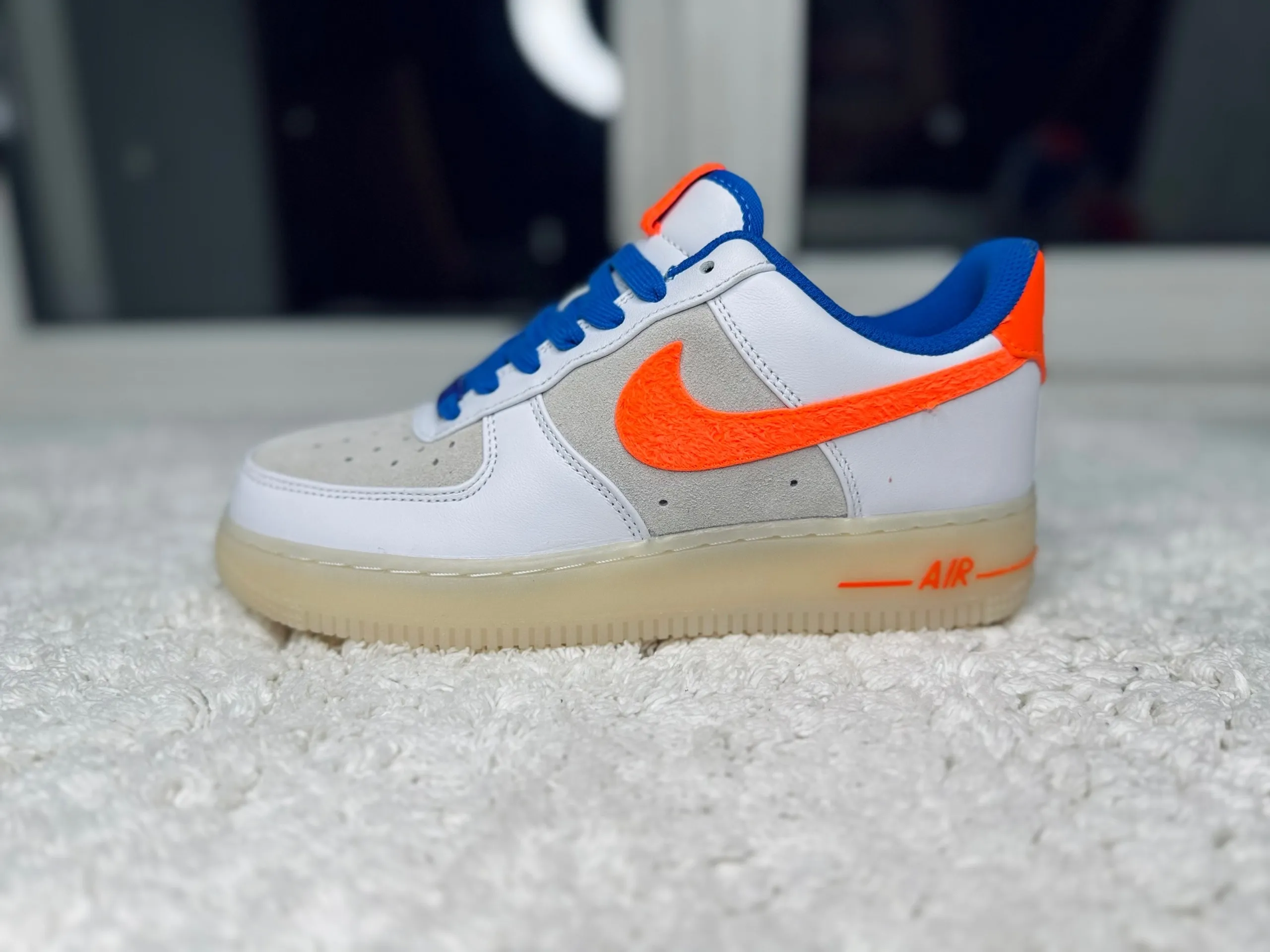 Nike Air Force Low белые с оранжевым с синим