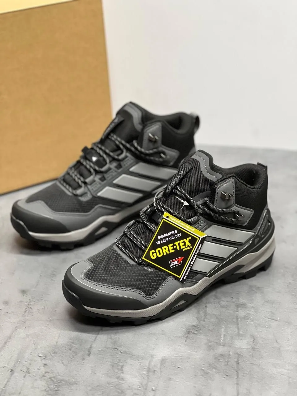 Adidas Terrex Goretex черные с серым зимние высокие Goretex Adidas Terrex Goretex черные с серым зимние высокие Goretex