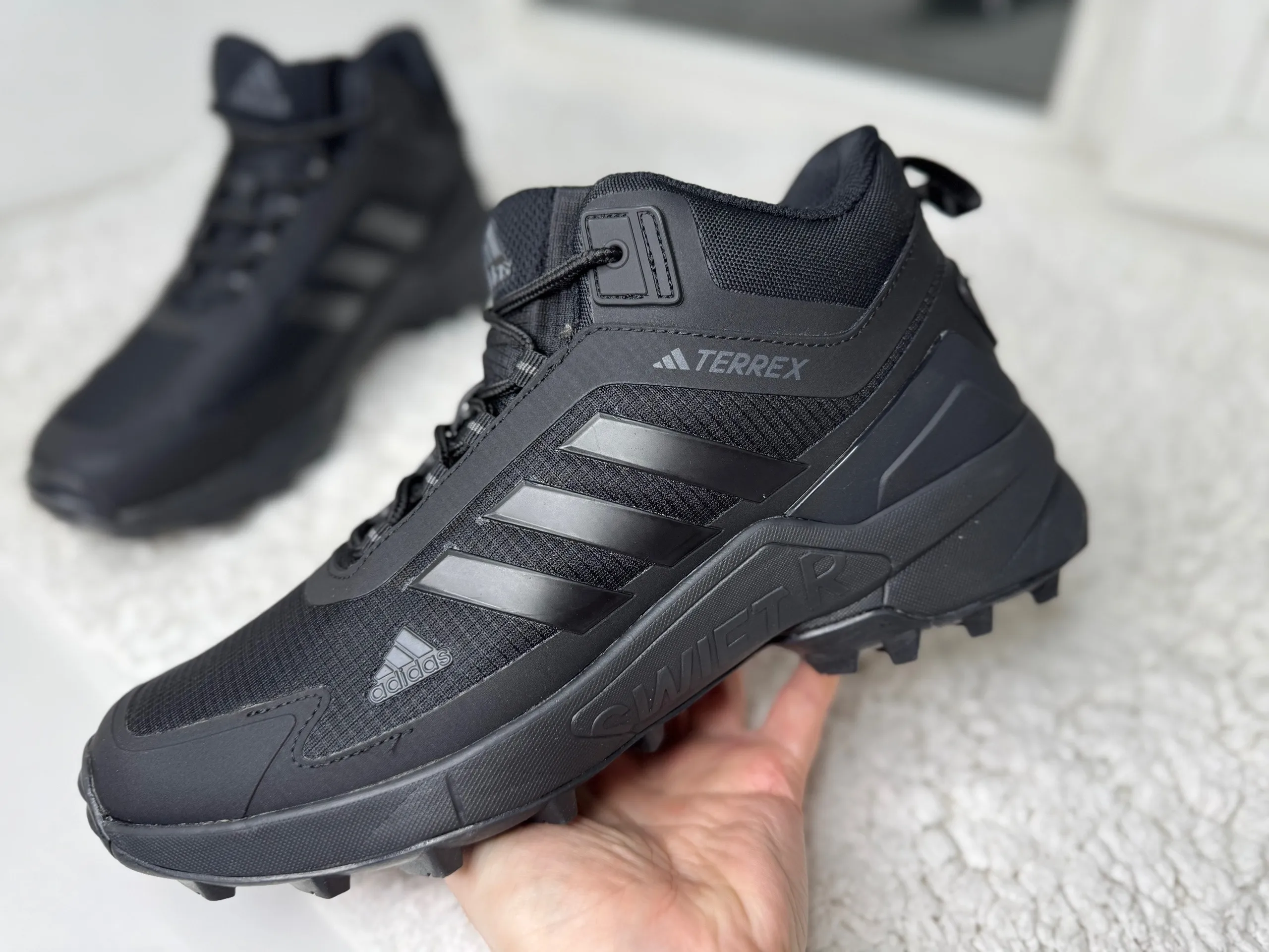 Adidas Terrex Swift R Thermo черные осень-зима  высокие