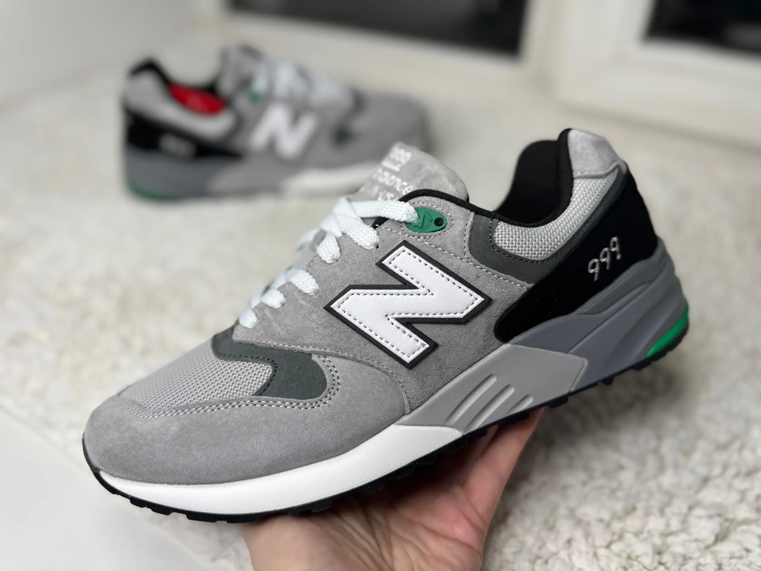 New Balance 999 светло-серые с зеленым