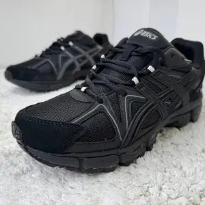 Asics Gel Kahana 8 черные