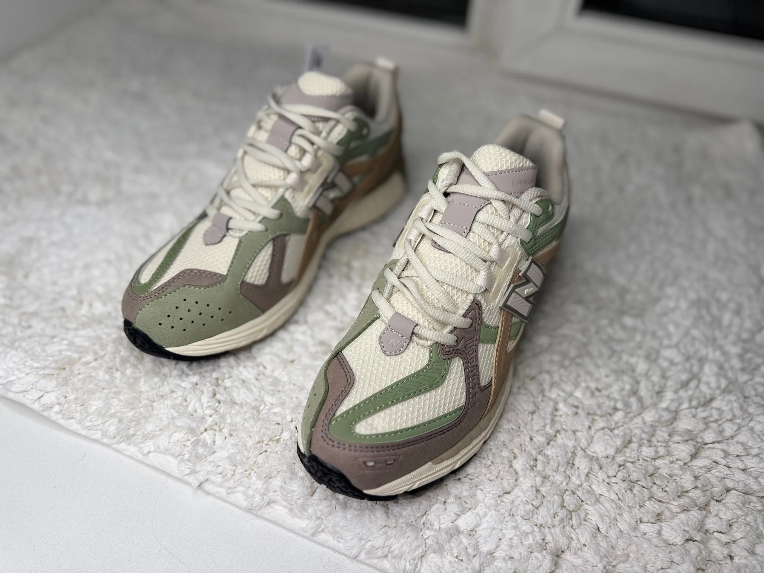 New Balance 1906 Utility бежевые с зеленым