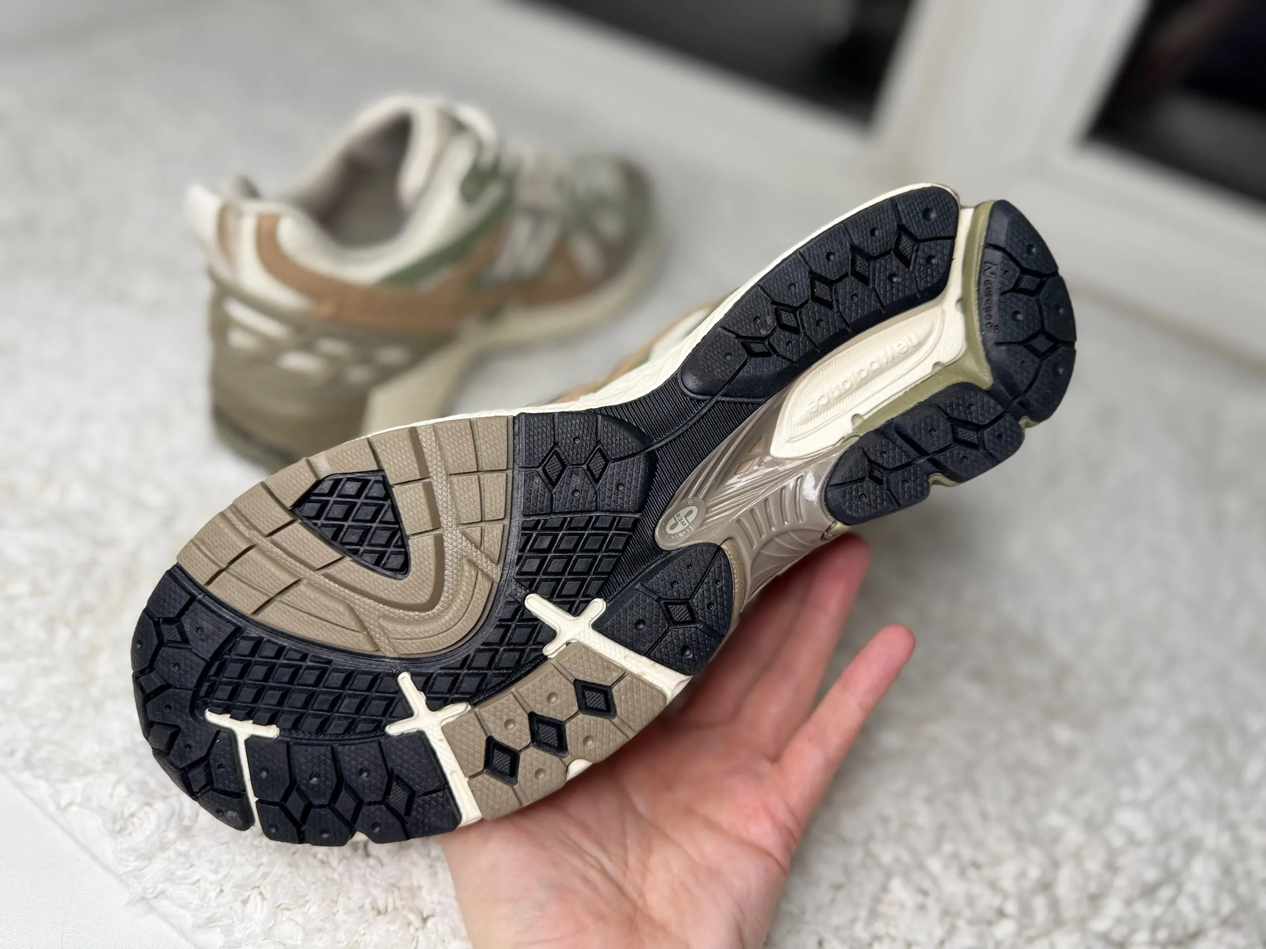 New Balance 1906 Utility бежевые с зеленым