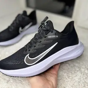 Nike Air Winflo 9 черные с белым