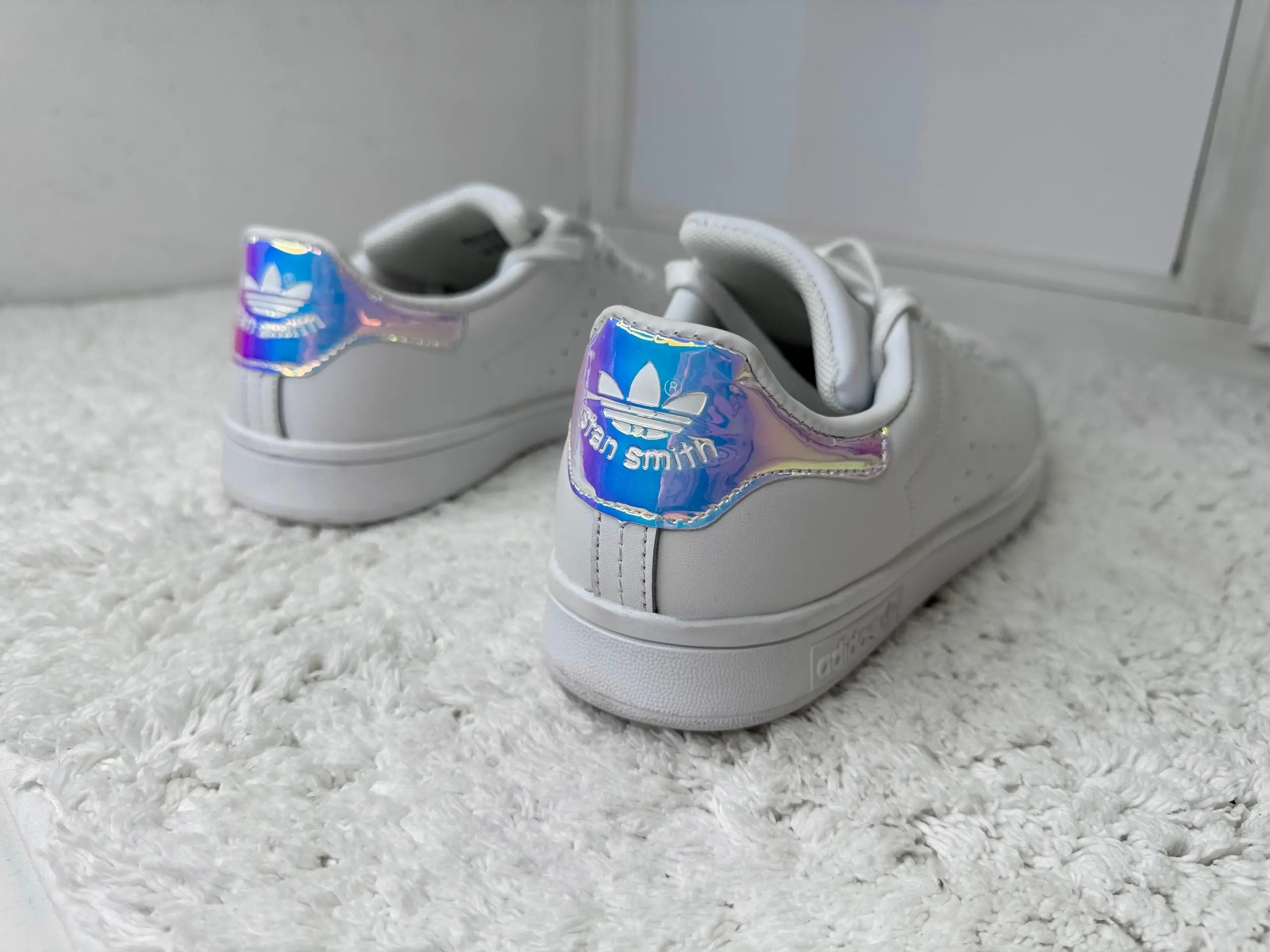 Adidas Stan Smith белые с перламутром