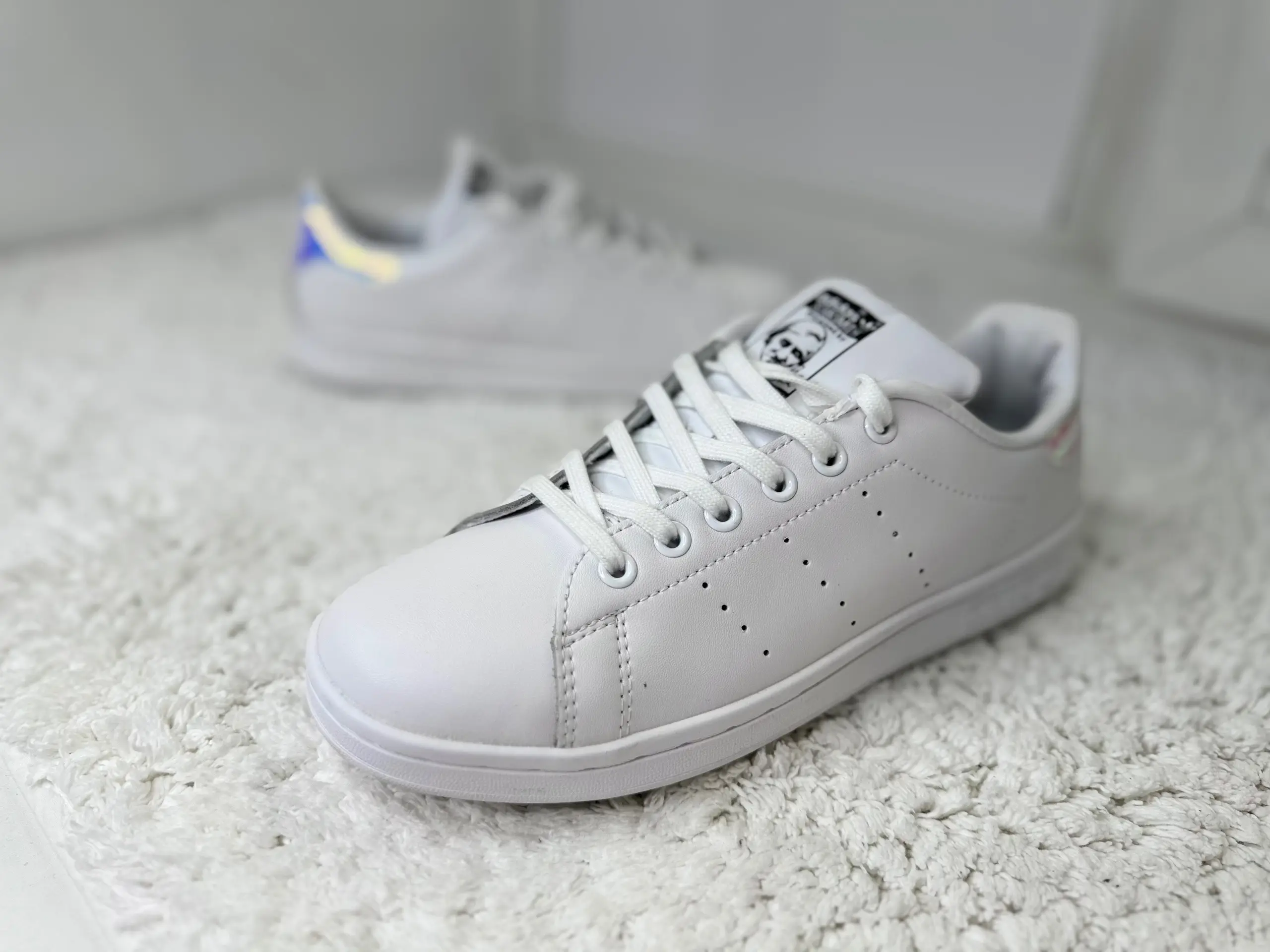 Adidas Stan Smith белые с перламутром