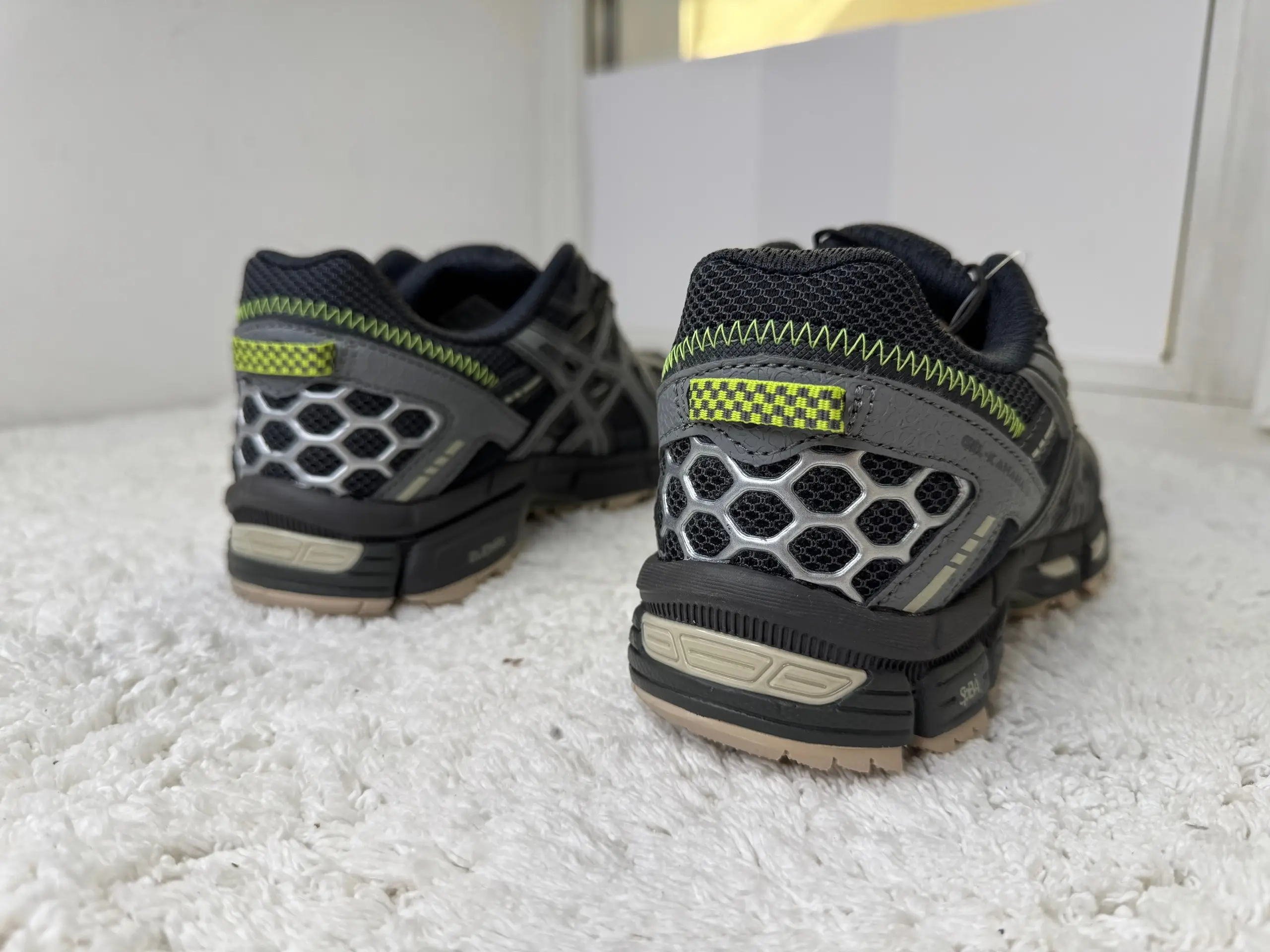 ASICS gel Kahana 8 серые с салатовым