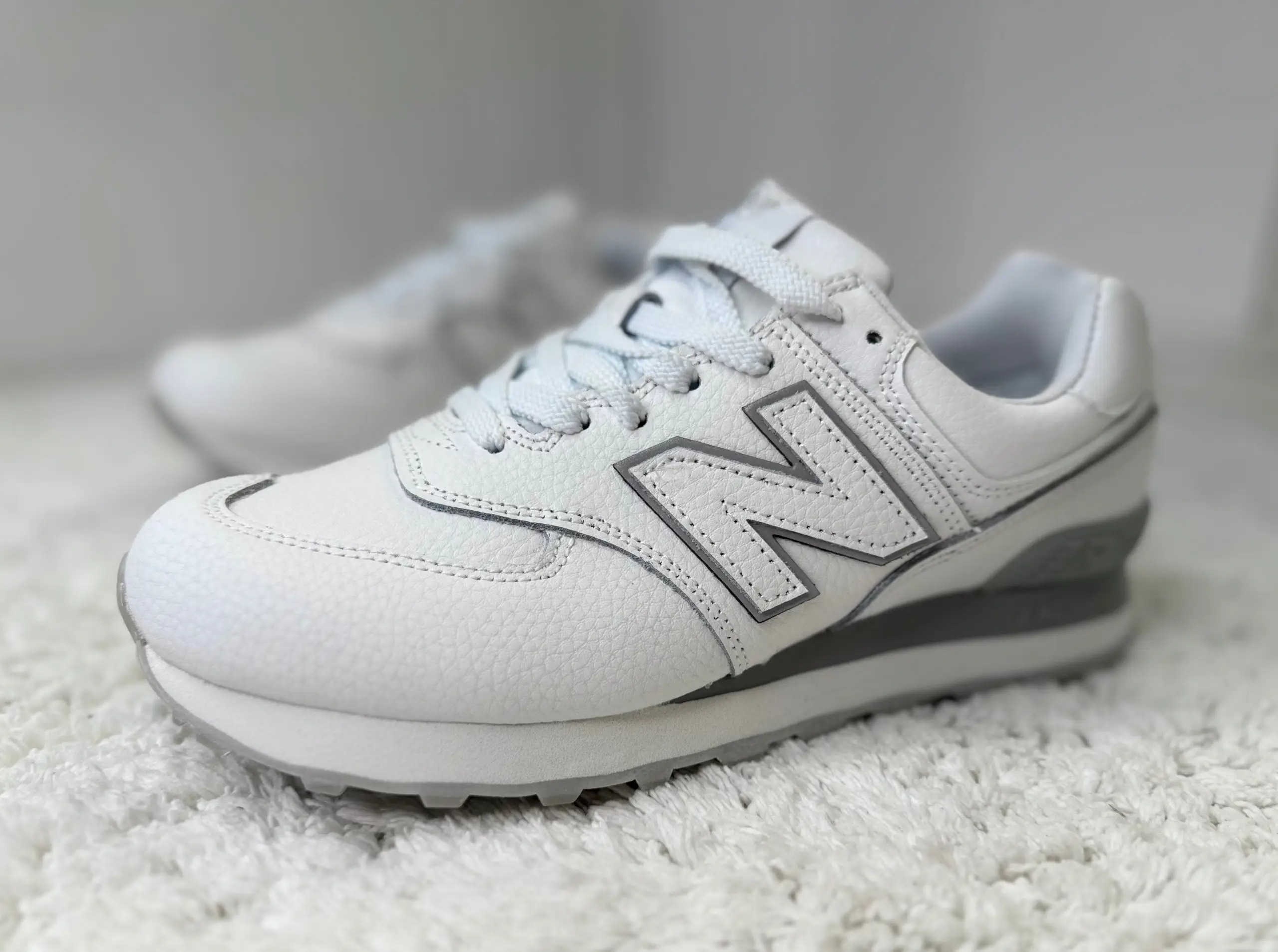 New Balance 574 белые с серым