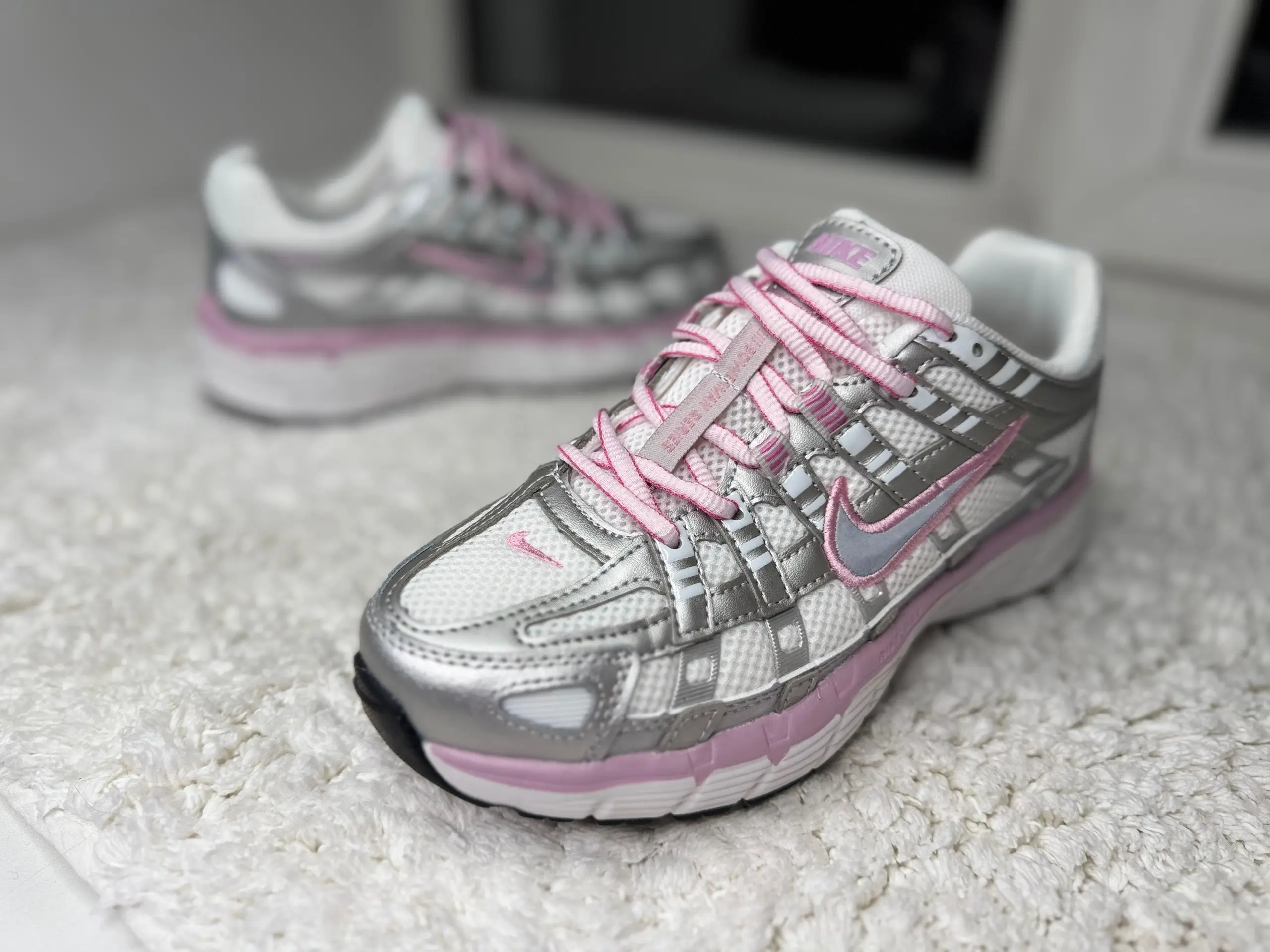 Nike P-6000 нежно-розовые с серебром