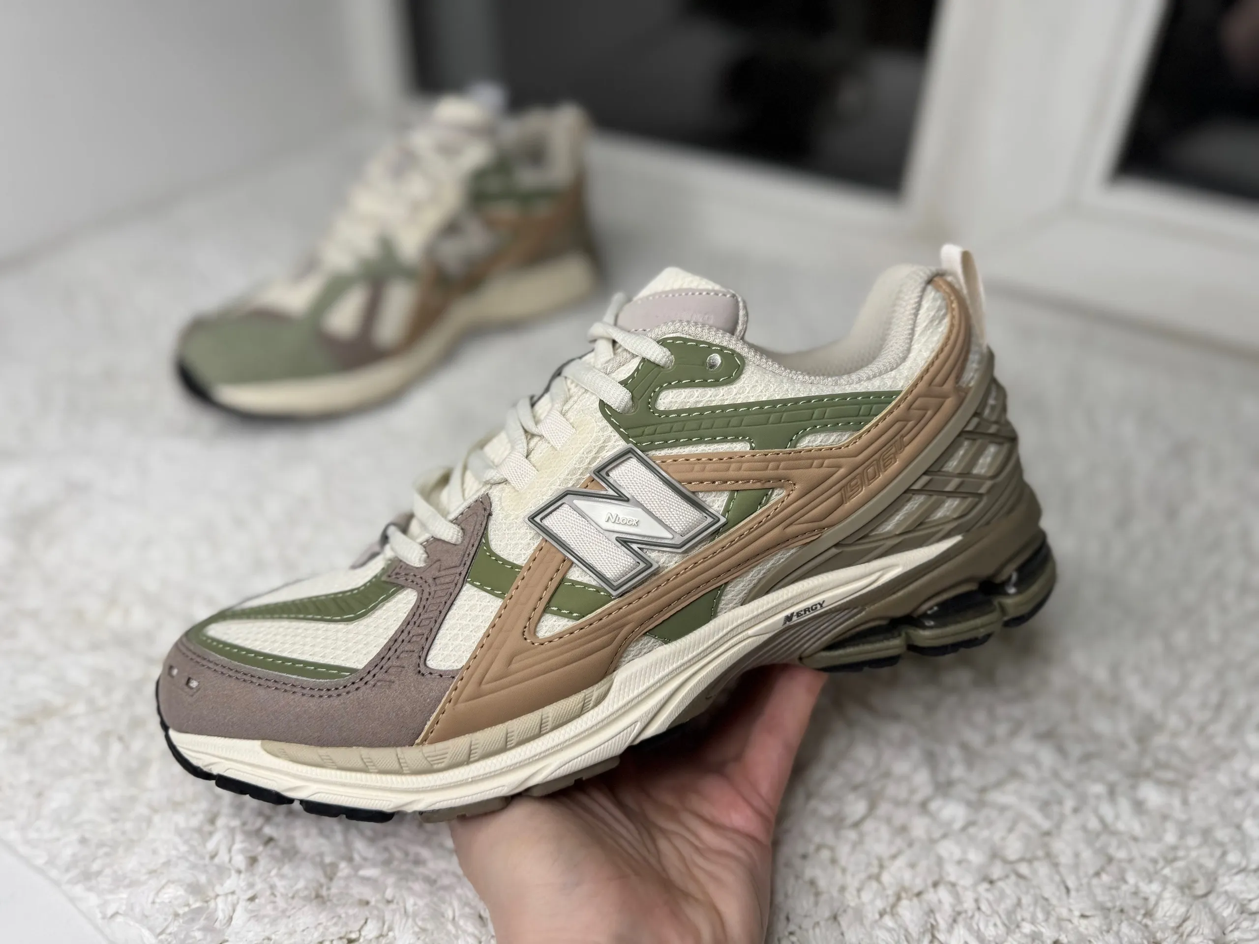 New Balance 1906 Utility бежевые с зеленым